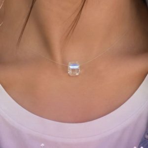 گردنبند دخترانه مدل مکعب مربع شفاف با بند نامرئی