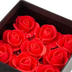 گردنبند زنانه مدل عشق به همراه باکس گل